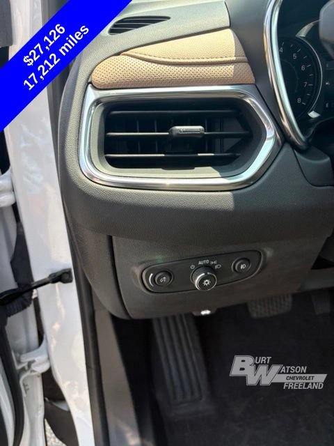 Used 2024 Chevrolet Equinox Premier FWD image 11
