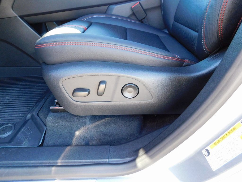 New 2026 Chevrolet Traverse RS w/ LPO, Floor Liner Package image 13