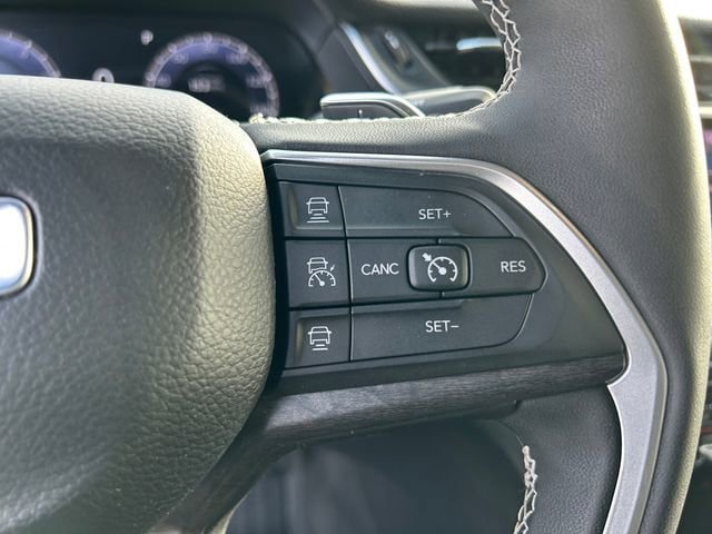Used 2025 Jeep Grand Cherokee L Limited w/ Black Appearance Package AWD/4WD image 26