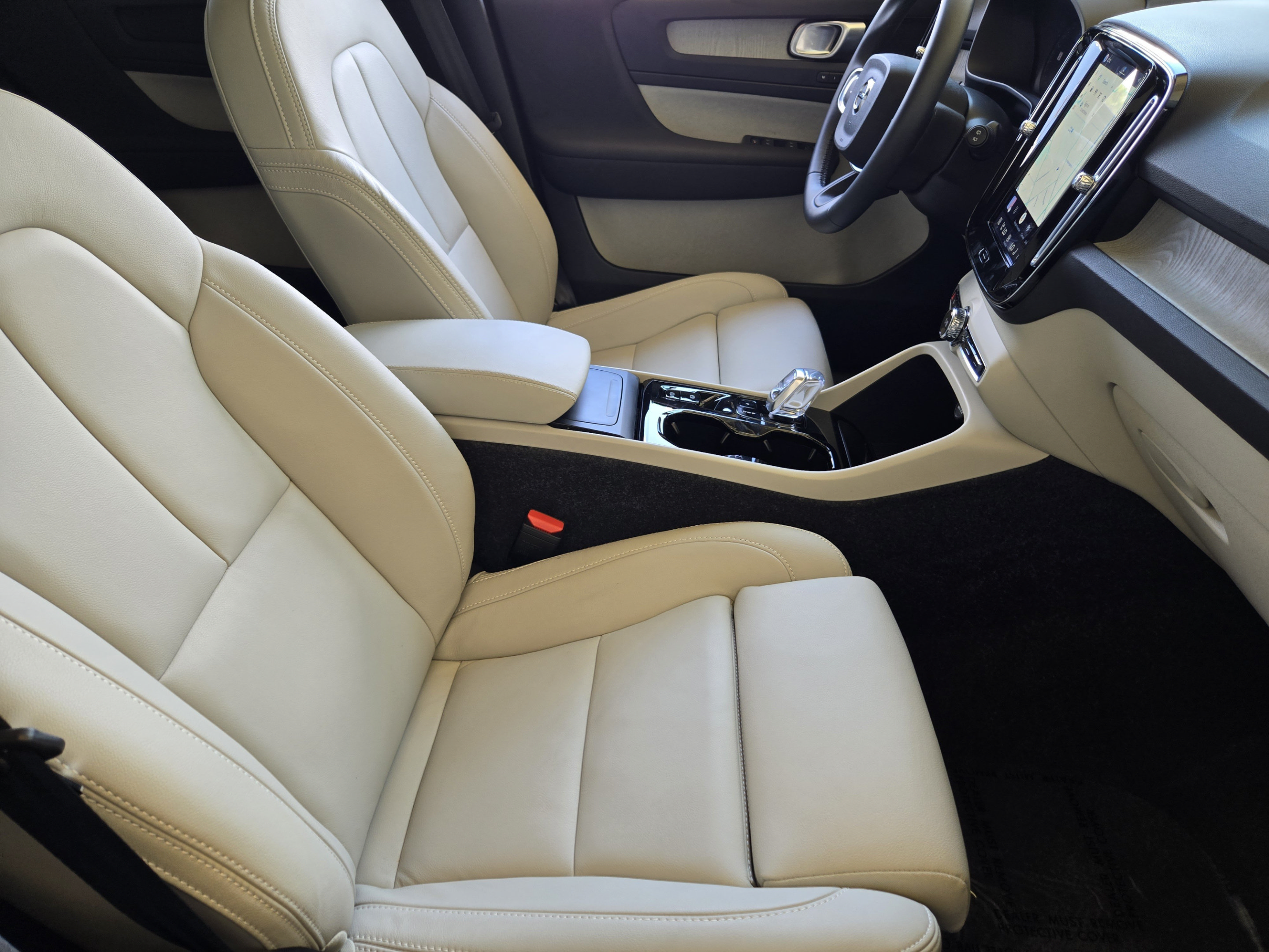 Used 2022 Volvo XC60 B5 Inscription w/ Advanced Package FWD image 12