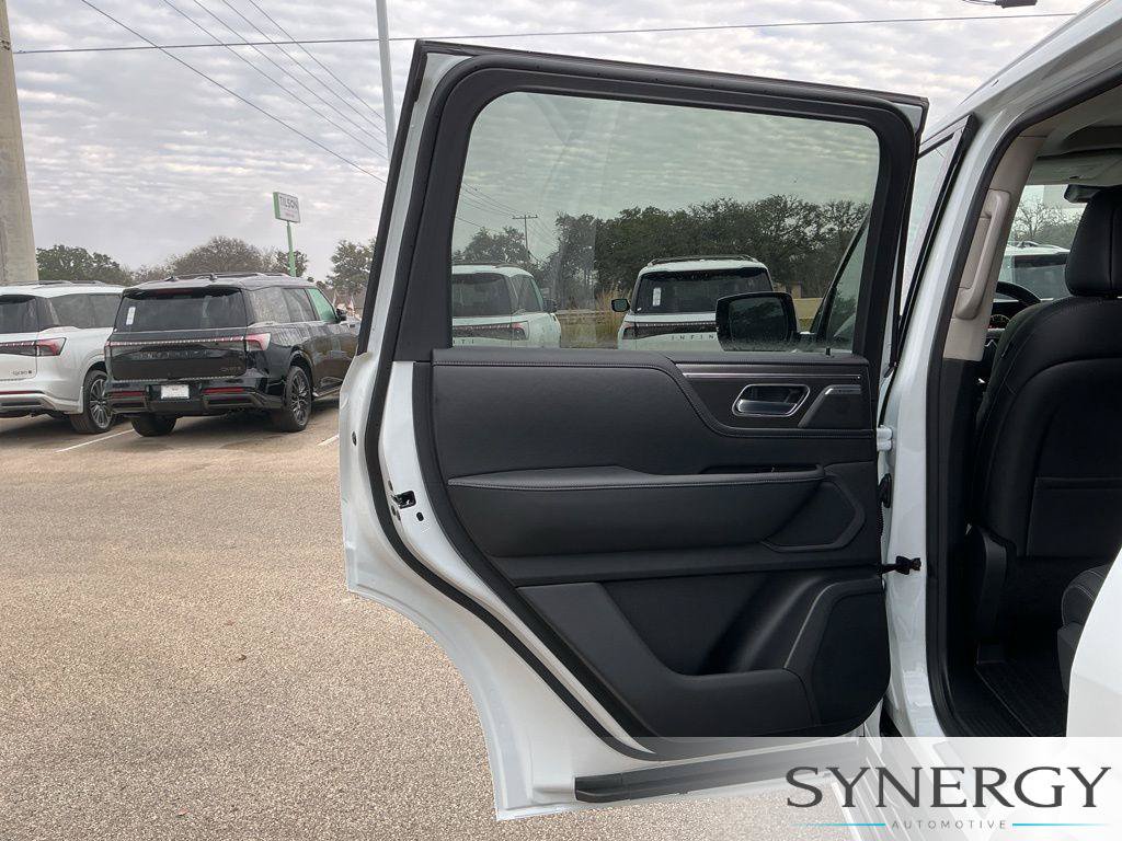 Certified 2026 INFINITI QX80 Pure AWD/4WD image 26