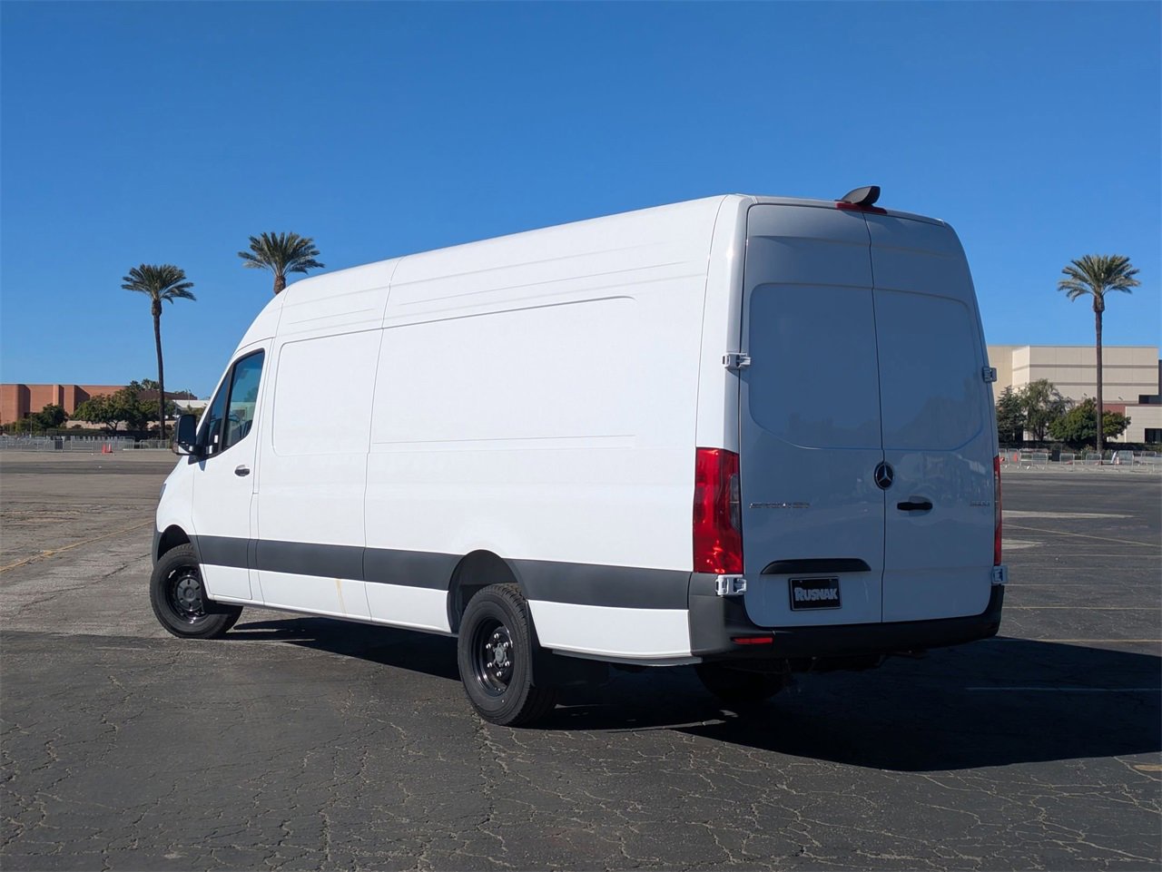 Used 2024 Mercedes-Benz Sprinter 3500 image 2