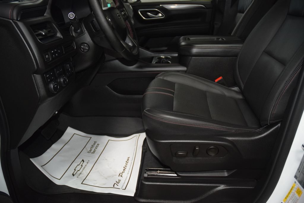 Used 2024 Chevrolet Suburban RST w/ Luxury Package AWD/4WD image 39