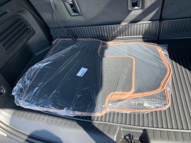 New 2026 GMC Acadia AT4 w/ Super Cruise Package AWD/4WD image 9
