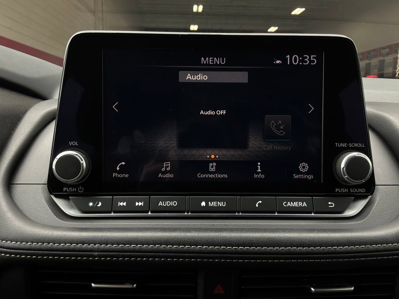 Used 2025 Nissan Rogue SV FWD image 32