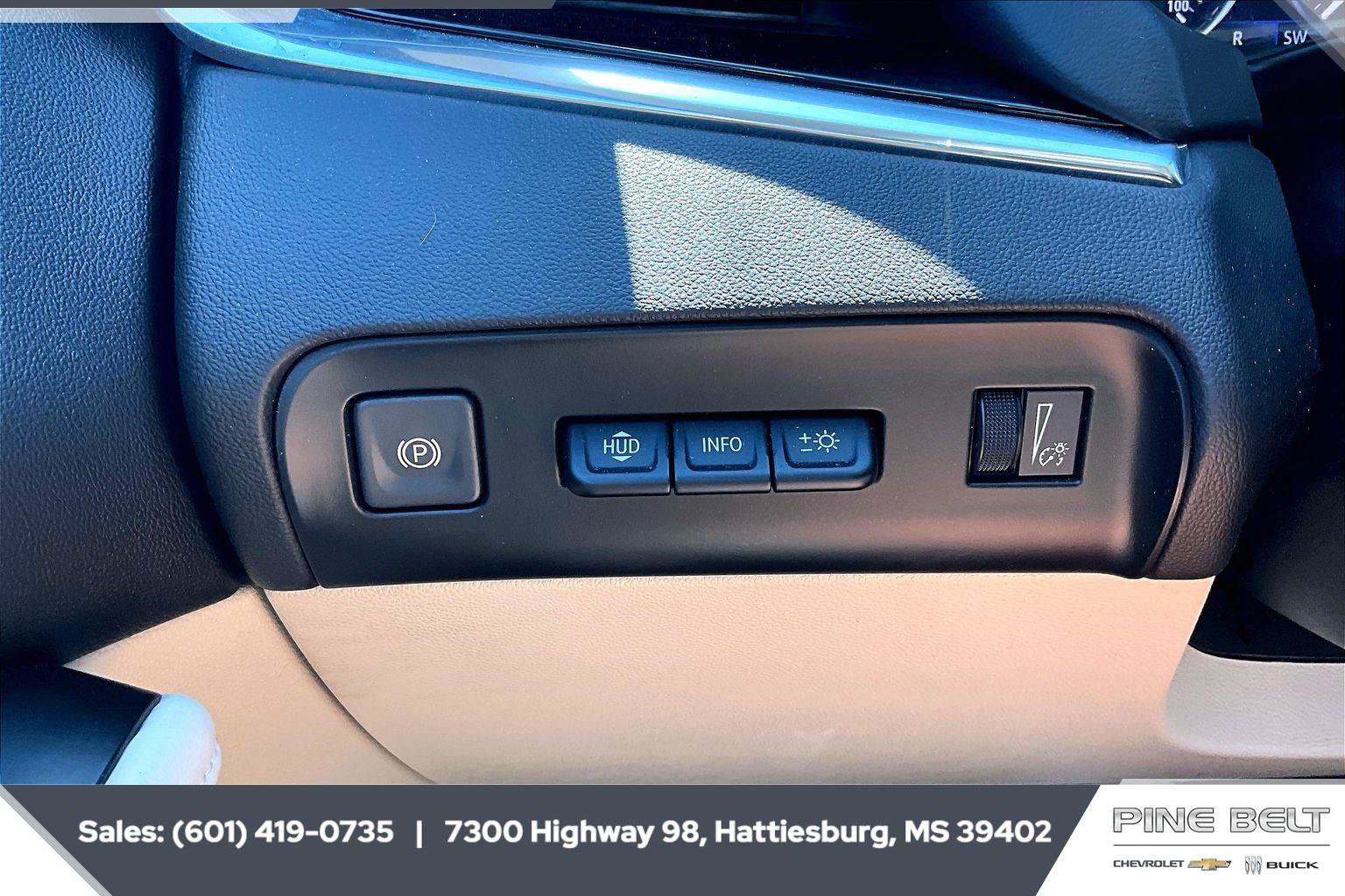Used 2023 Buick Enclave Avenir w/ Avenir Technology Package AWD/4WD image 25