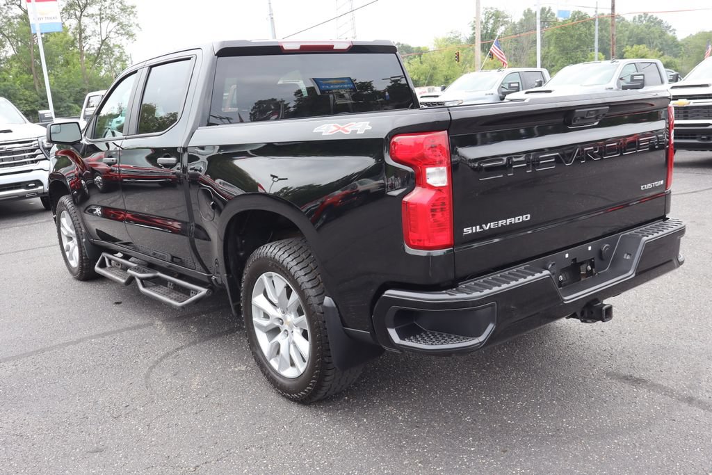 Used 2023 Chevrolet Silverado 1500 Custom AWD/4WD image 3