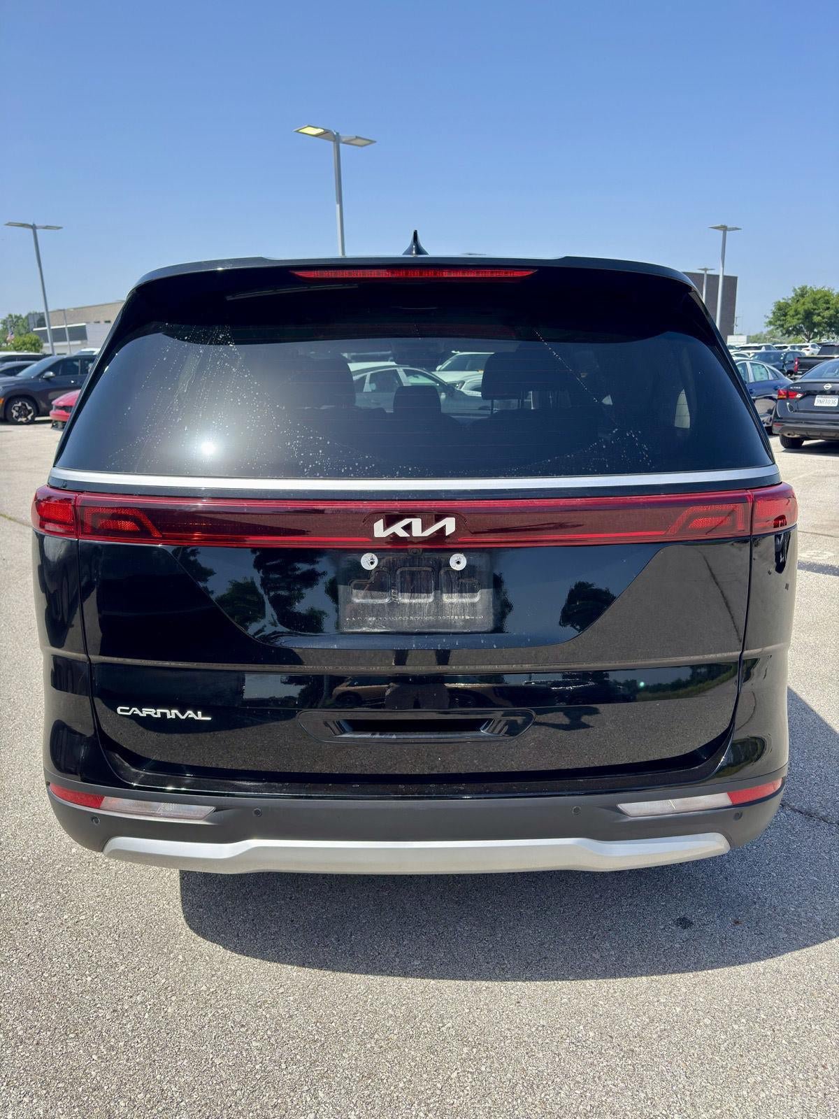Certified 2024 Kia Carnival LX FWD image 4