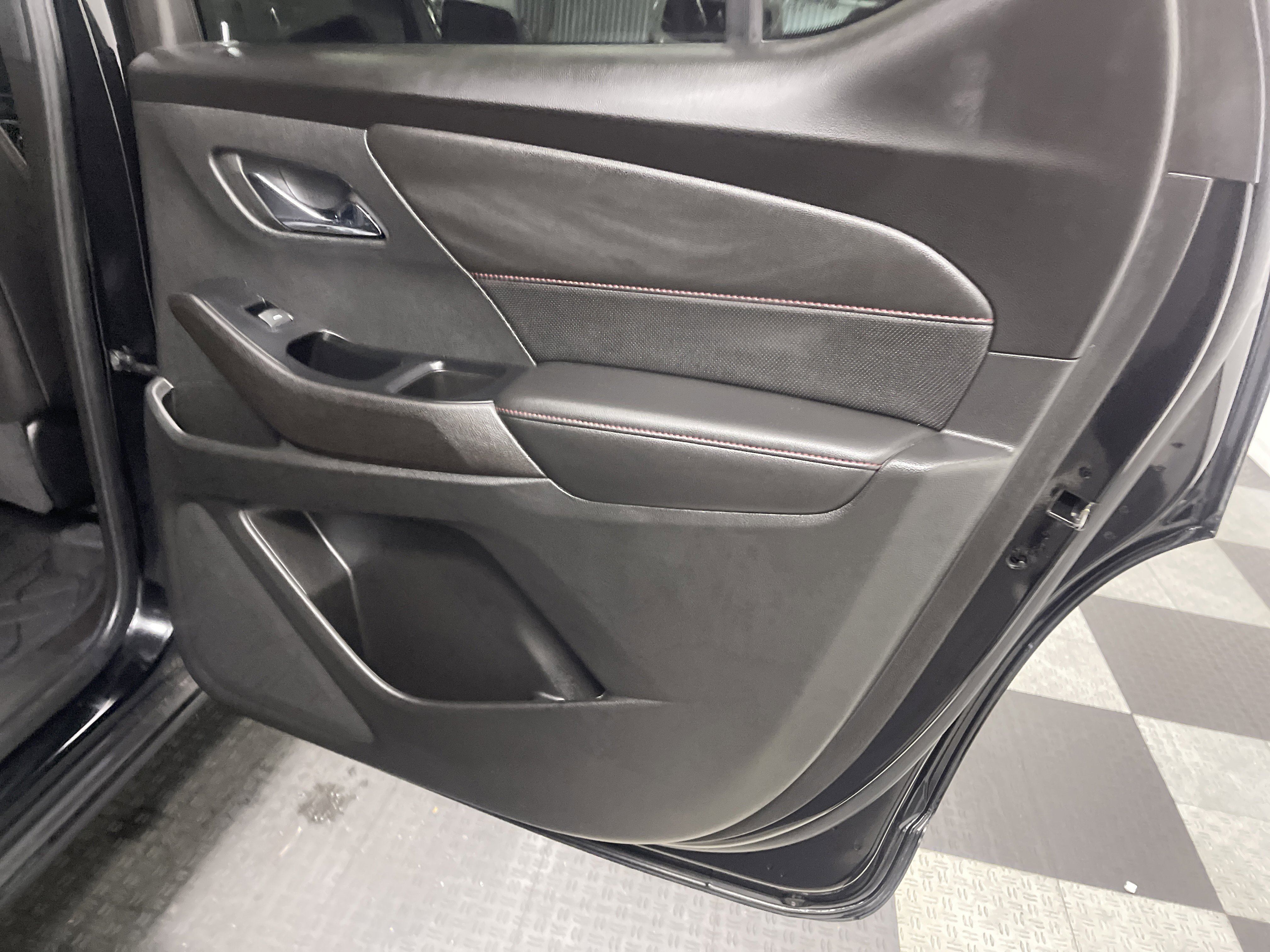 Used 2024 Chevrolet Traverse RS w/ LPO, Floor Liner Package image 19
