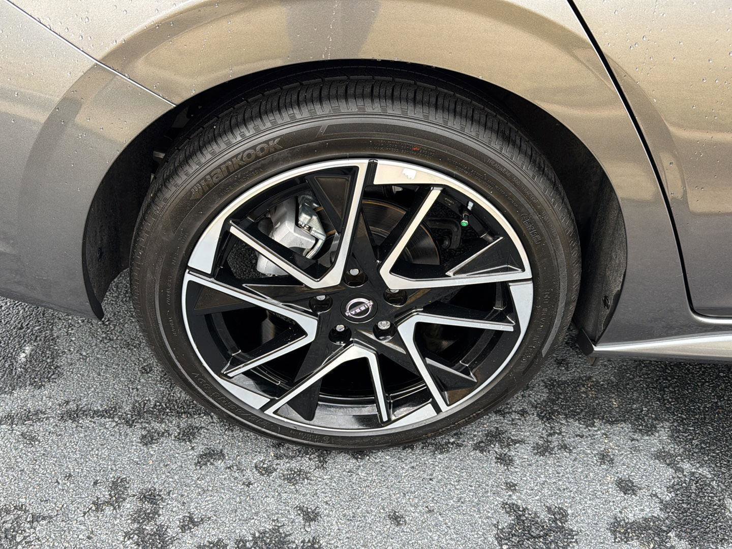 Used 2024 Nissan Sentra SR w/ SR Premium Package image 34