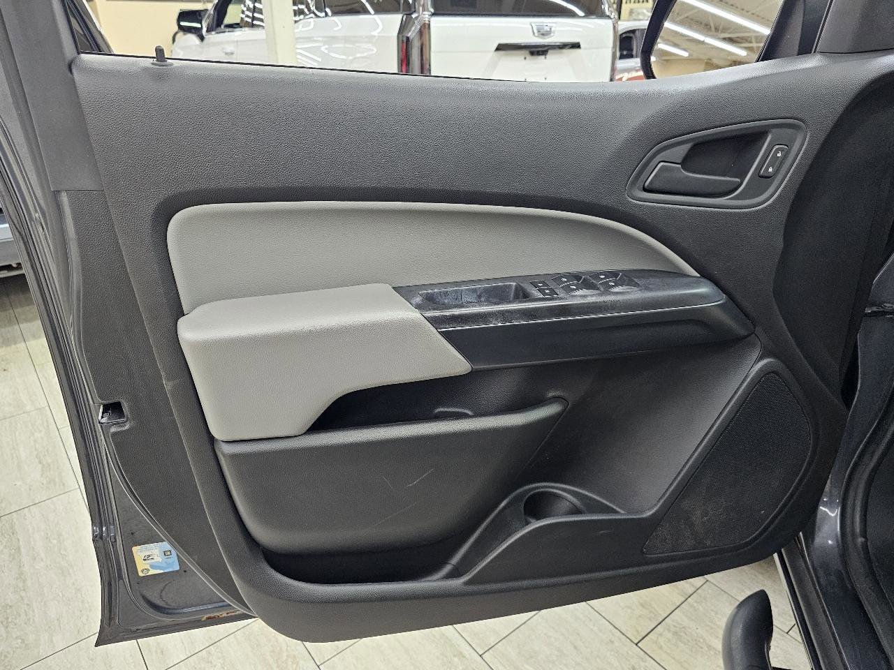 Used 2017 Chevrolet Colorado W/T w/ WT Convenience Package image 33