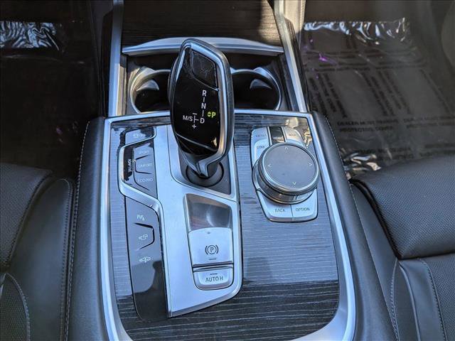 Used 2020 BMW 750i xDrive w/ M Sport Package image 12