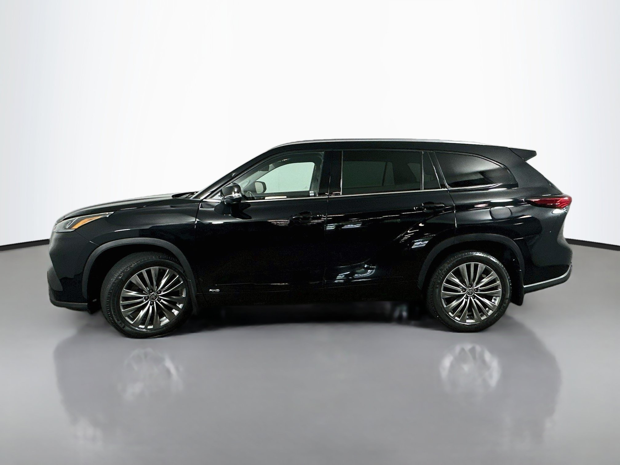 Used 2022 Toyota Highlander Platinum AWD/4WD image 4