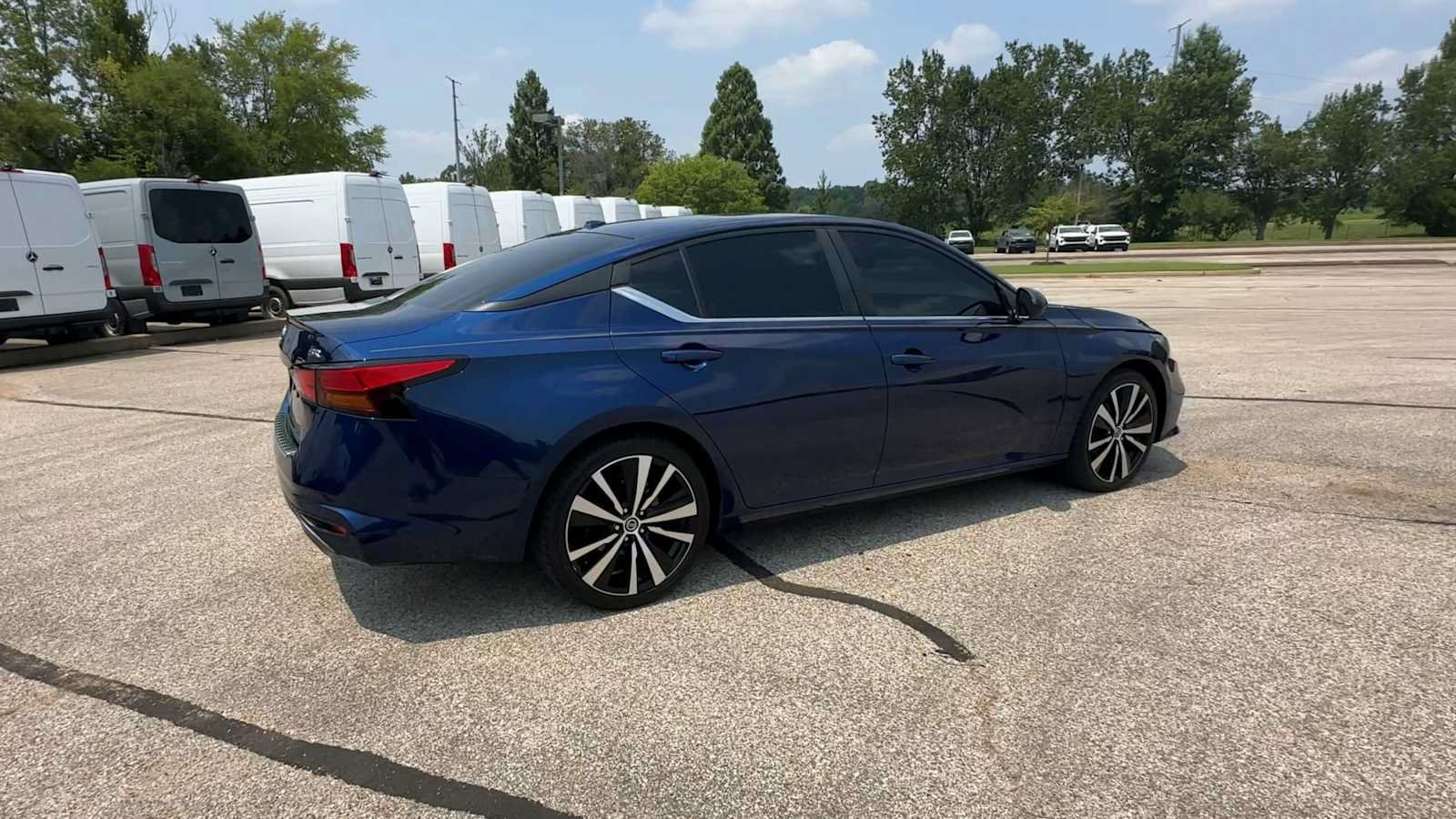 Used 2022 Nissan Altima 2.5 SR FWD image 8