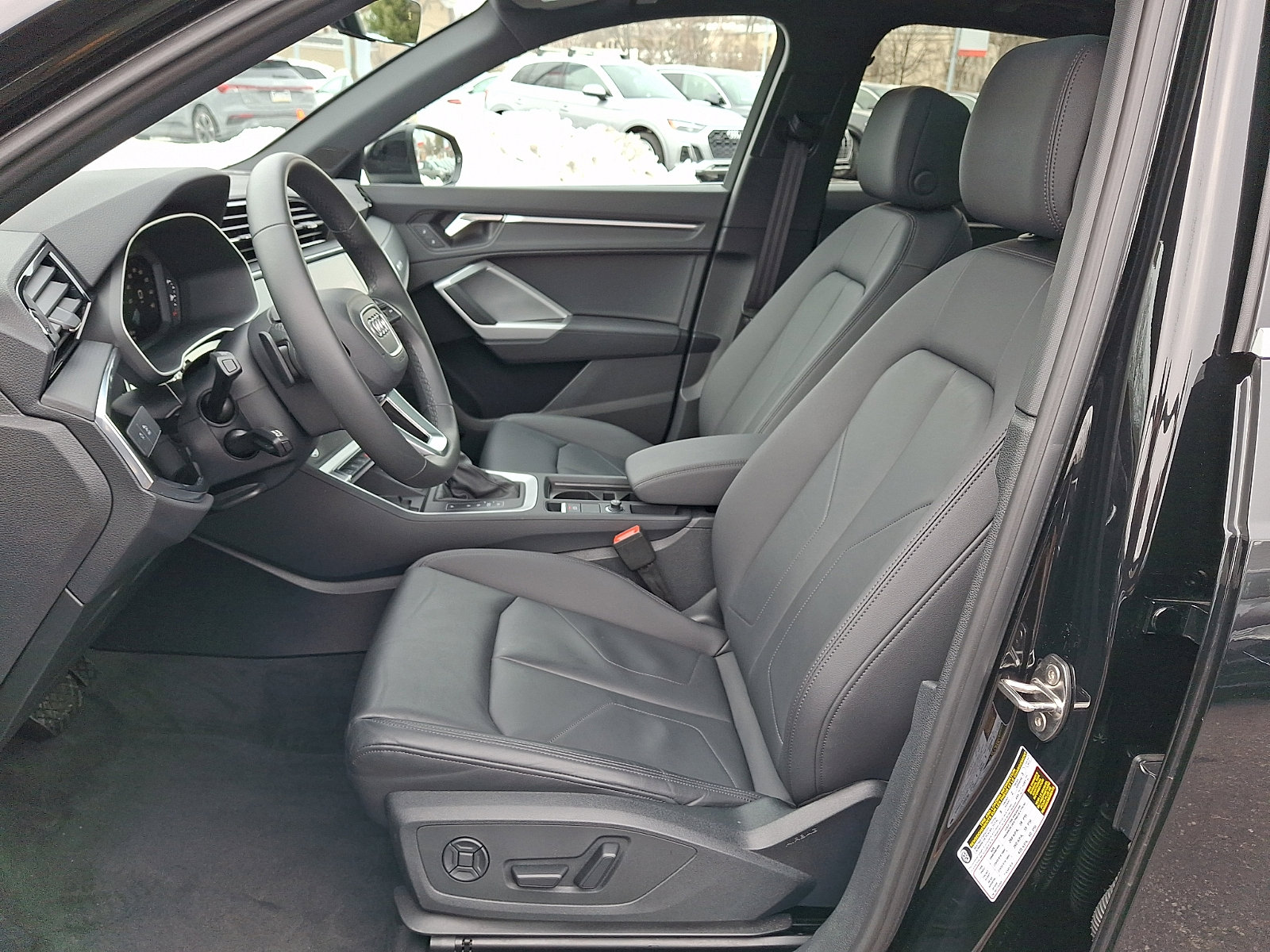 Certified 2025 Audi Q3 2.0T Premium Plus w/ Premium Plus Package AWD/4WD image 14