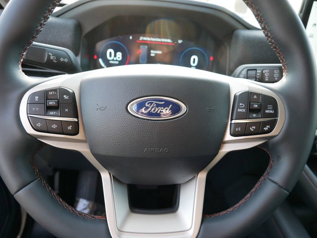 Used 2026 Ford Explorer Active AWD/4WD image 19