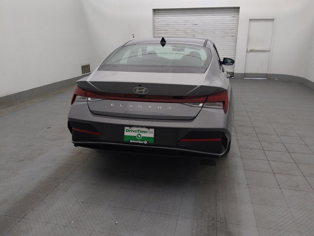 Used 2025 Hyundai Elantra SEL image 7