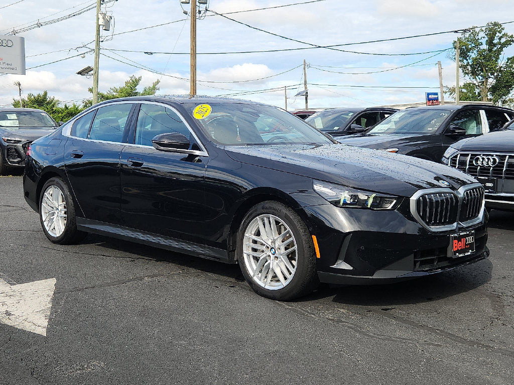Used 2025 BMW 540i xDrive w/ Premium Package AWD/4WD image 2