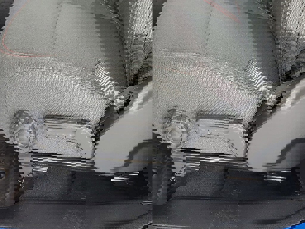 Used 2024 Jeep Wrangler Rubicon w/ Convenience Group AWD/4WD image 16