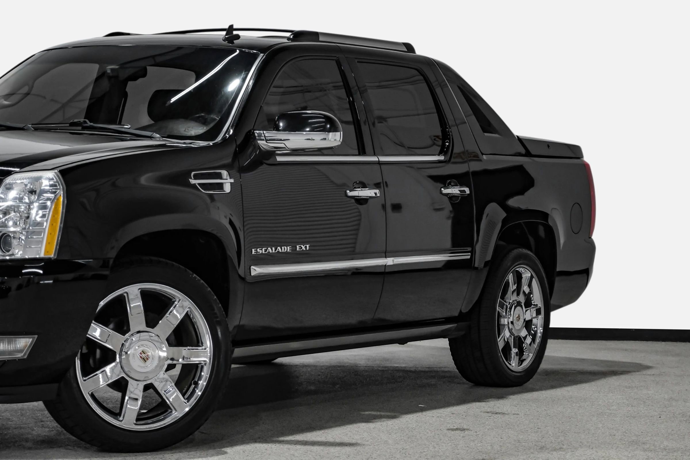 Used 2013 Cadillac Escalade EXT Premium AWD/4WD image 11