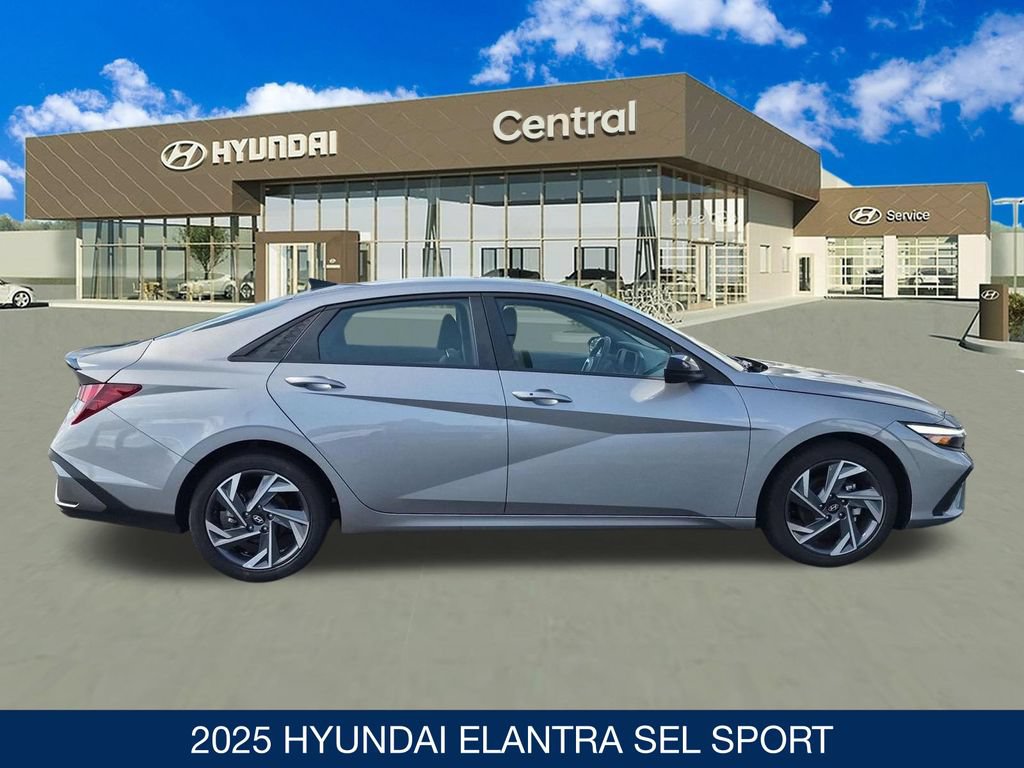 Certified 2025 Hyundai Elantra Sport FWD image 9