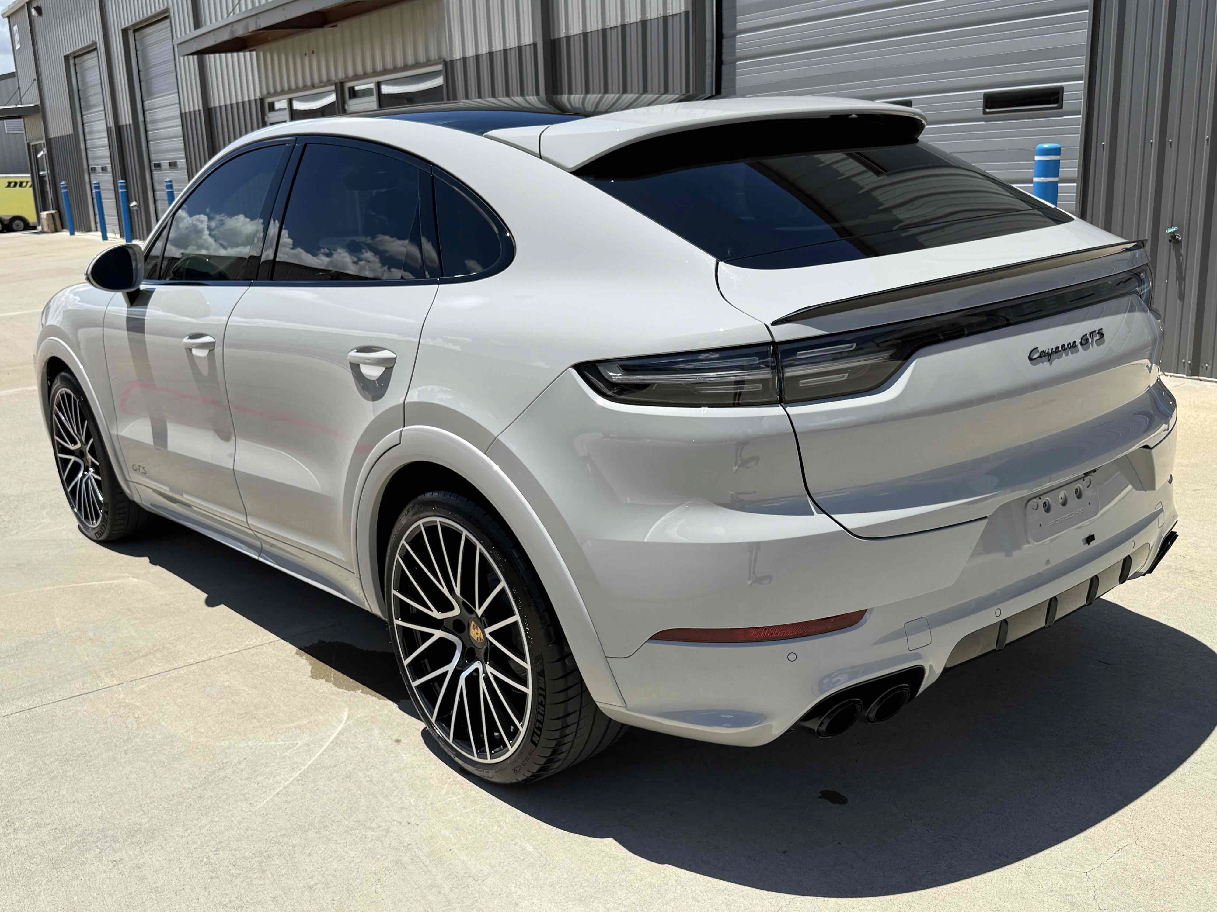 Used 2022 Porsche Cayenne GTS AWD/4WD image 93