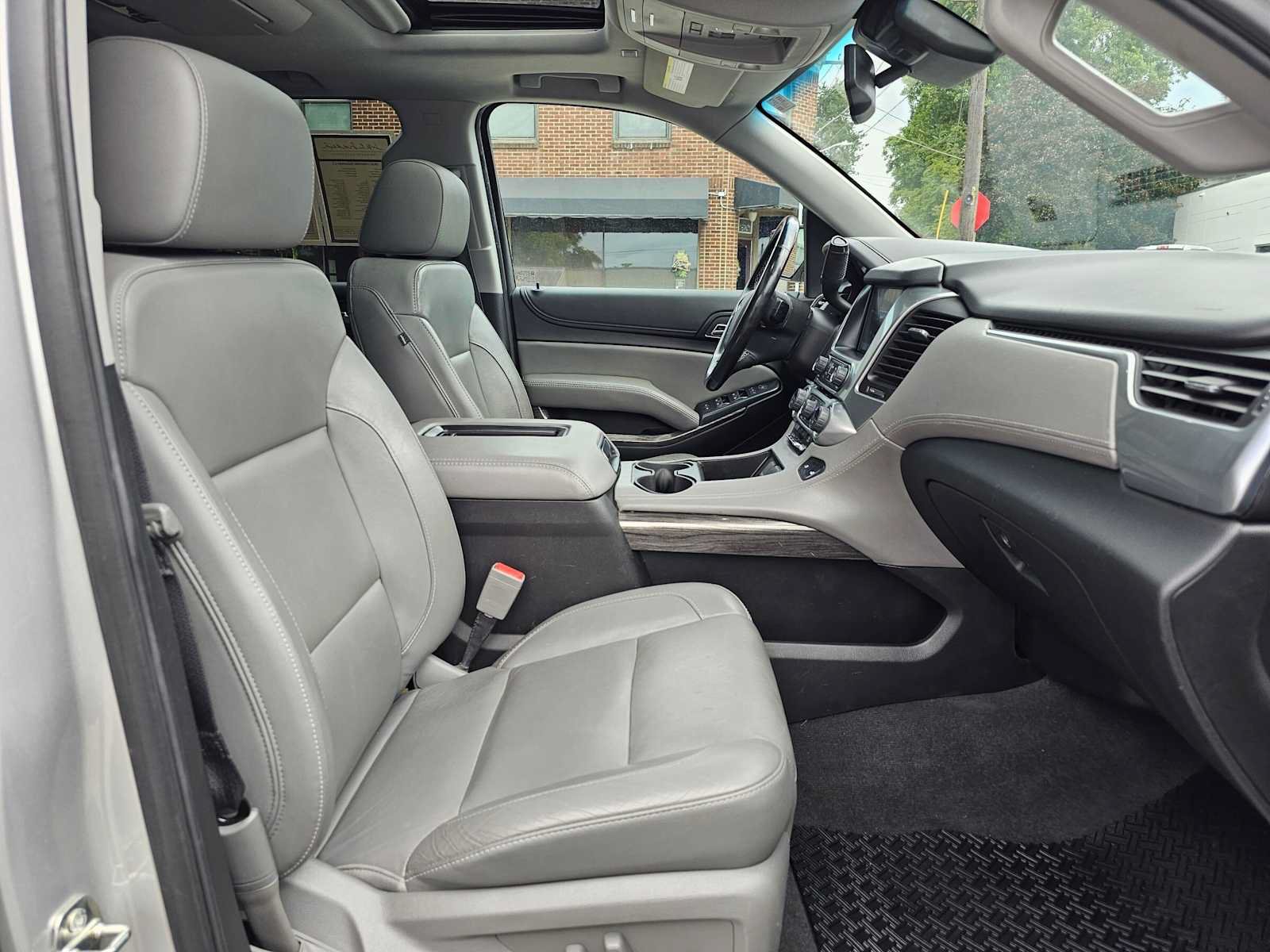 Used 2020 Chevrolet Suburban LT AWD/4WD image 21