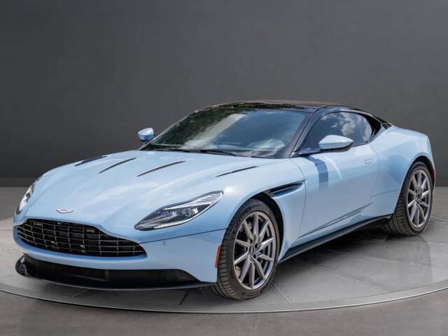 Used 2017 Aston Martin DB11 V12 RWD image 2