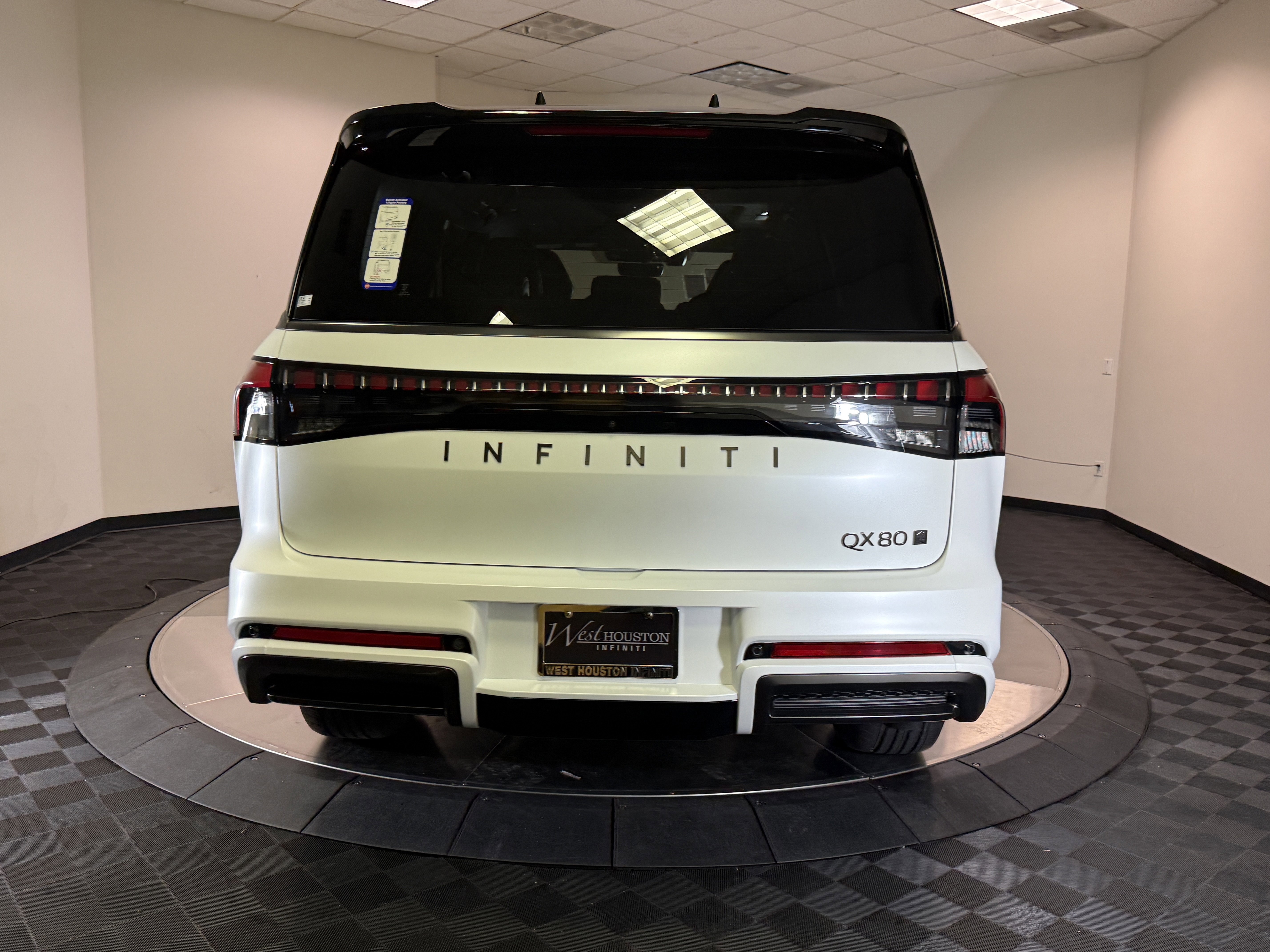 New 2026 INFINITI QX80 Autograph w/ Premium Cargo Package image 7
