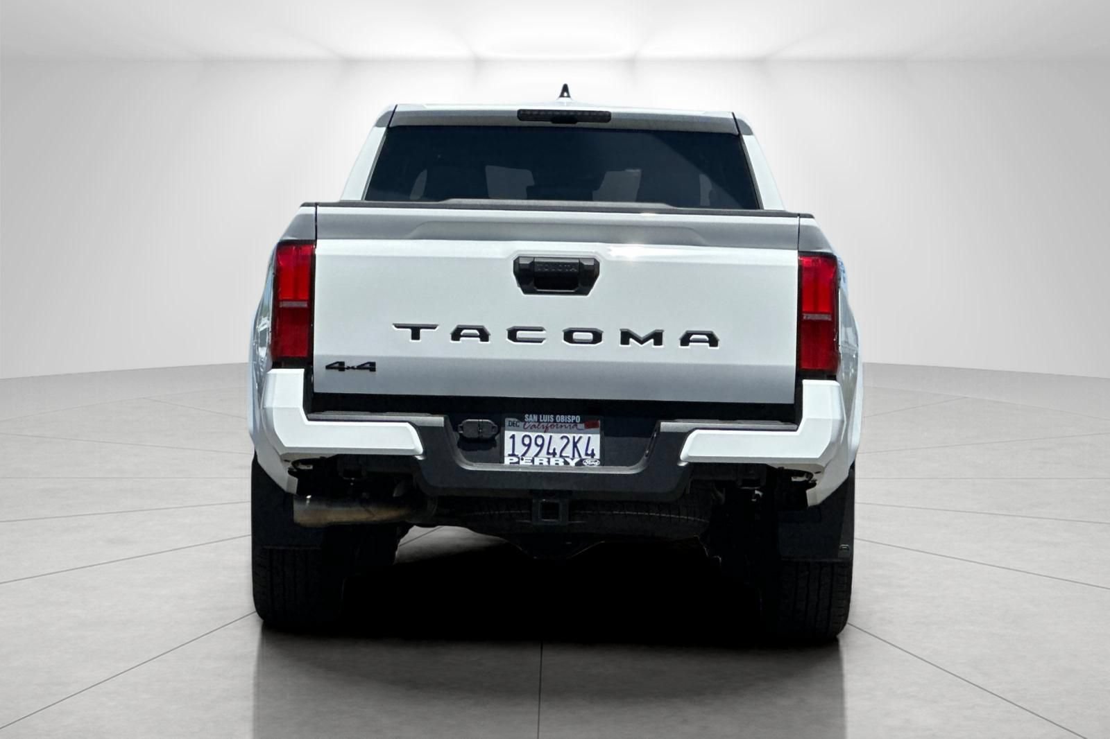 Used 2025 Toyota Tacoma TRD Sport AWD/4WD image 4