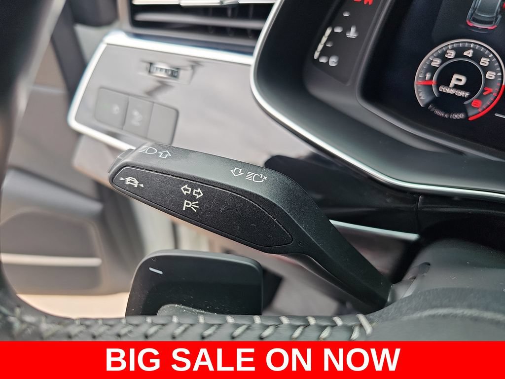 Used 2019 Audi Q8 Premium Plus w/ Premium Plus AWD/4WD image 27