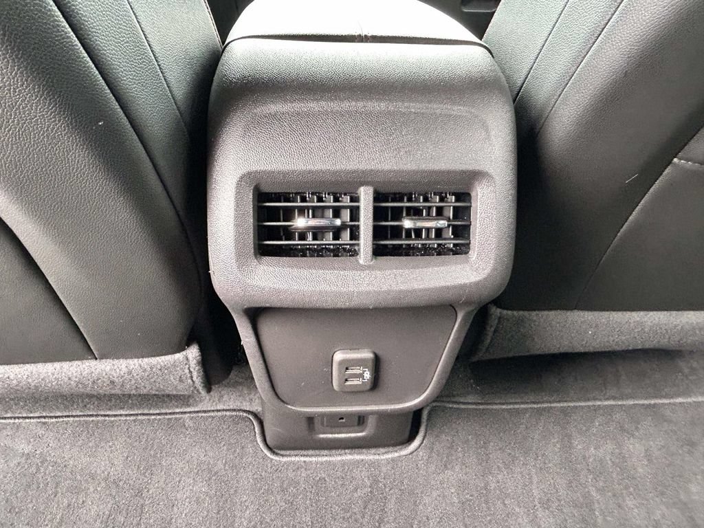 Used 2024 Chevrolet Equinox RS w/ RS Leather Package FWD image 10