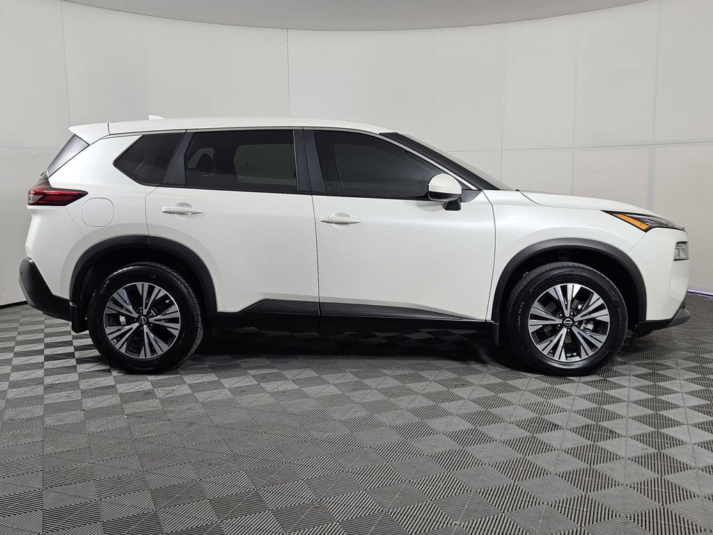 Used 2023 Nissan Rogue SV image 5