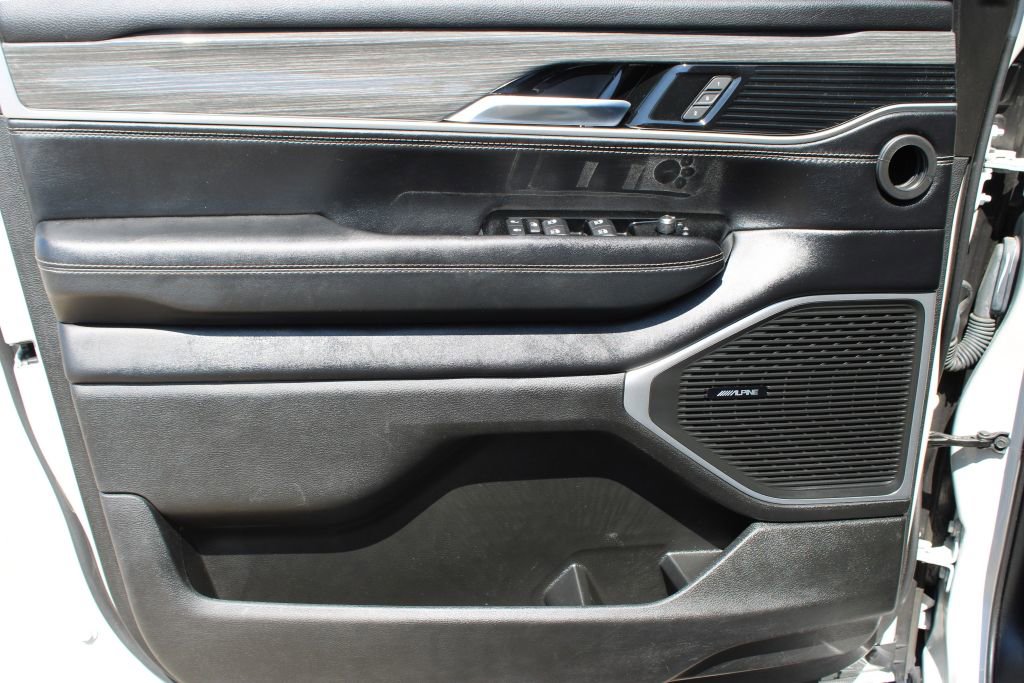 Used 2022 Jeep Wagoneer Series III w/ Flexible Seating Group image 38