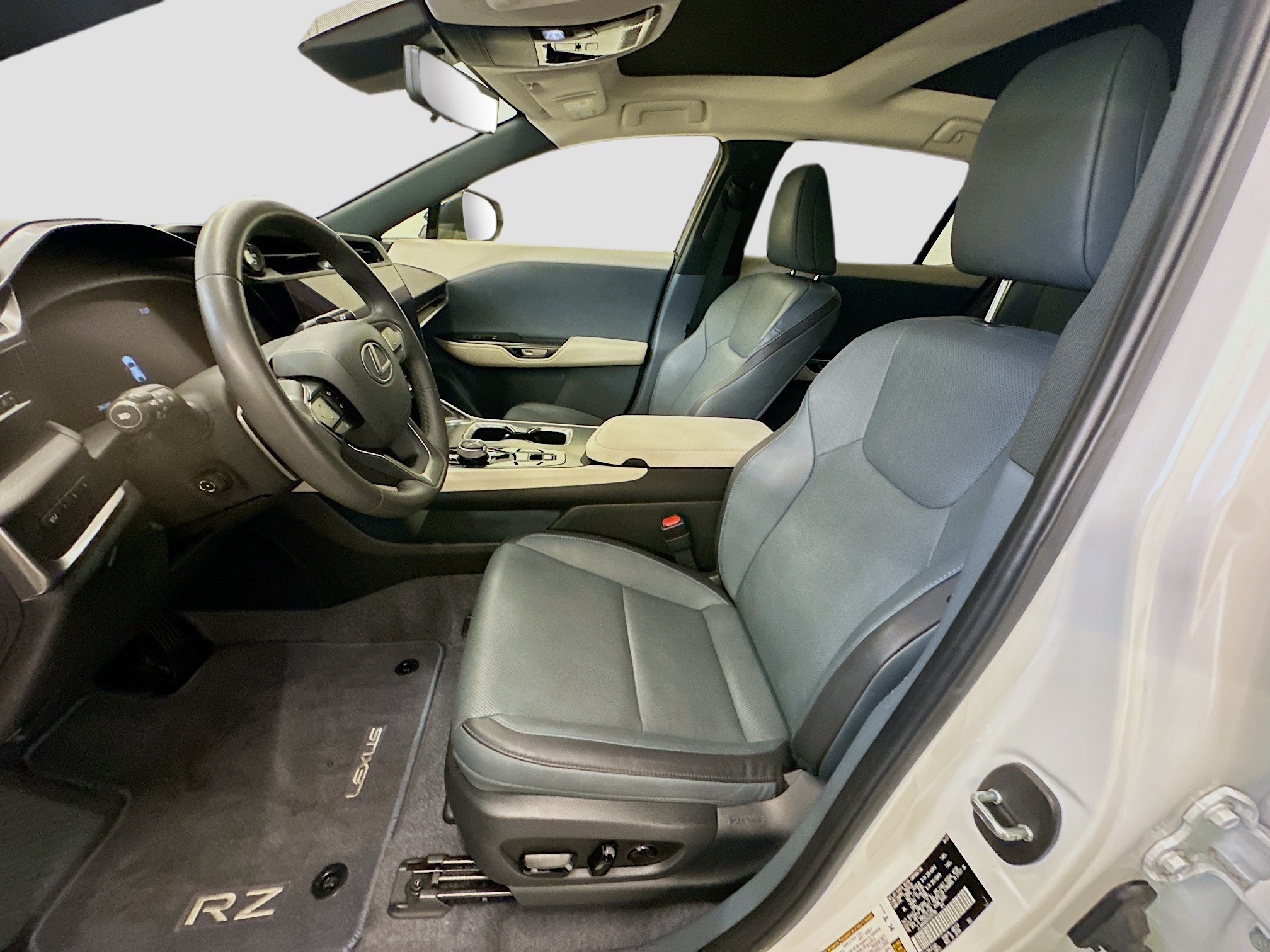 Used 2023 Lexus RZ 450e Premium w/ Technology Package AWD/4WD image 13