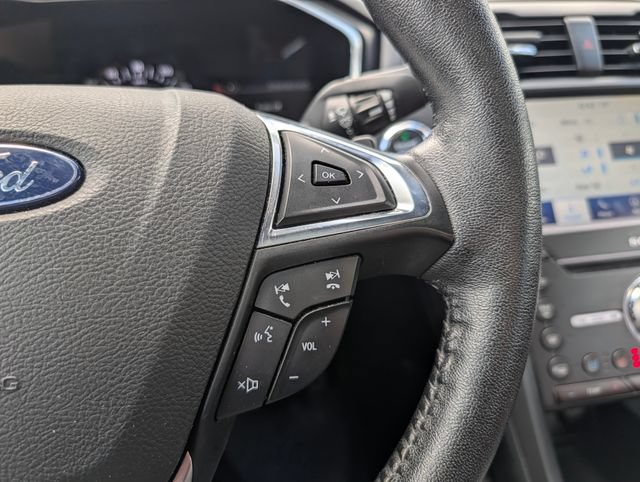Used 2020 Ford Fusion Titanium AWD/4WD image 17