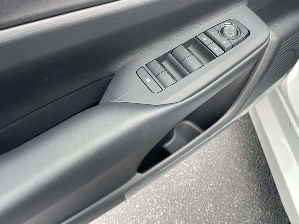 New 2026 Toyota Prius Plug-In Hybrid FWD image 28