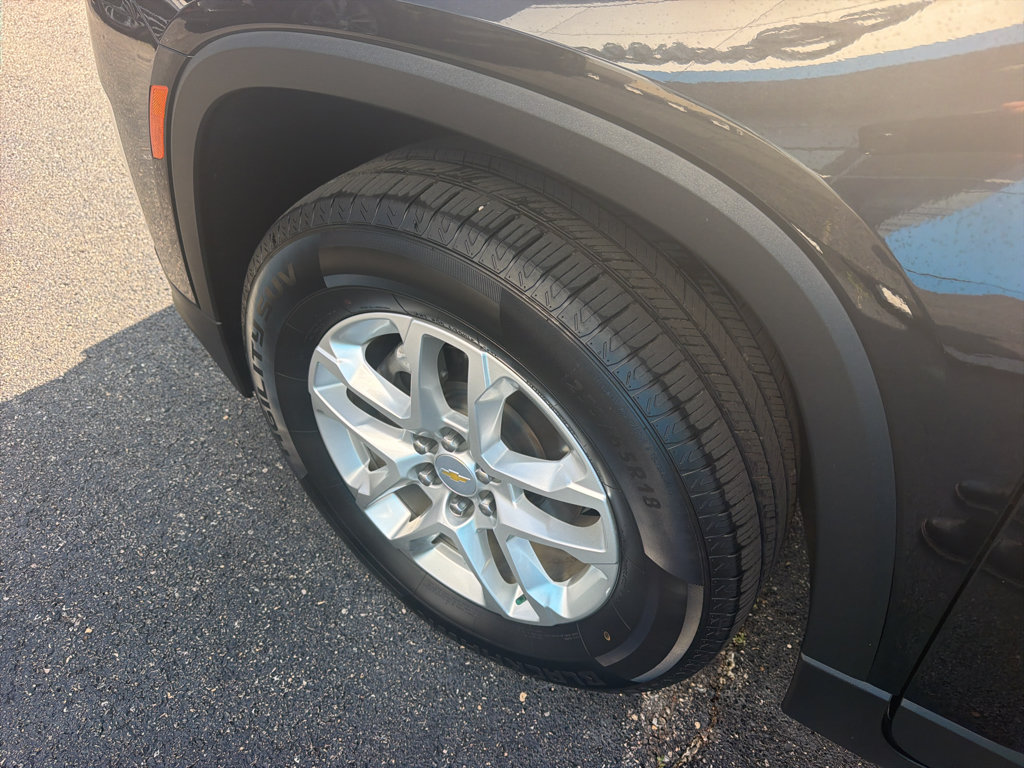 Used 2022 Chevrolet Traverse LS FWD image 7