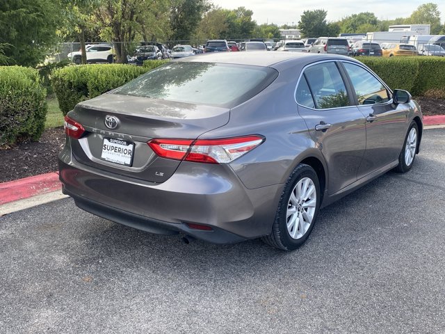 Used 2018 Toyota Camry LE FWD image 3