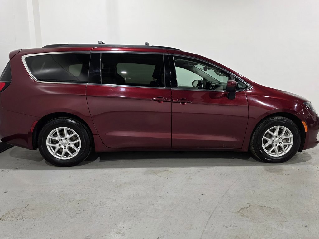 Used 2020 Chrysler Voyager Lxi image 22