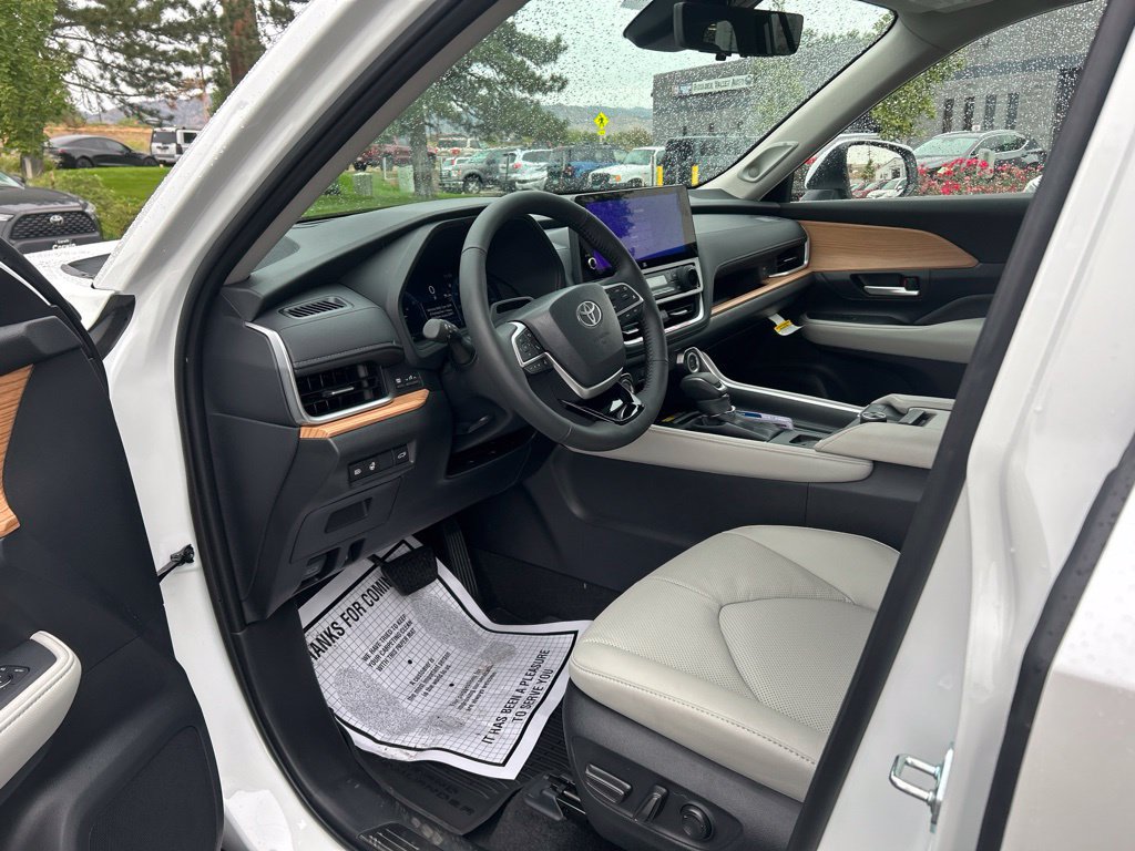 Used 2026 Toyota Grand Highlander AWD image 22