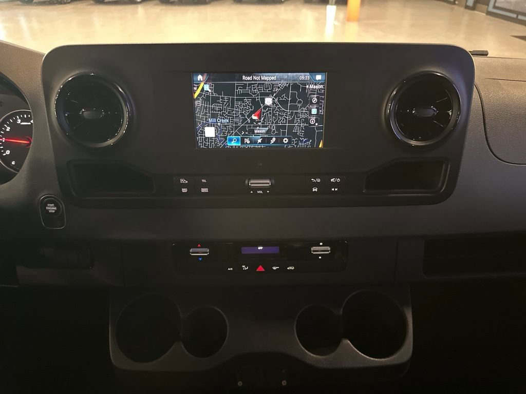 Used 2021 Mercedes-Benz Sprinter 2500 image 16