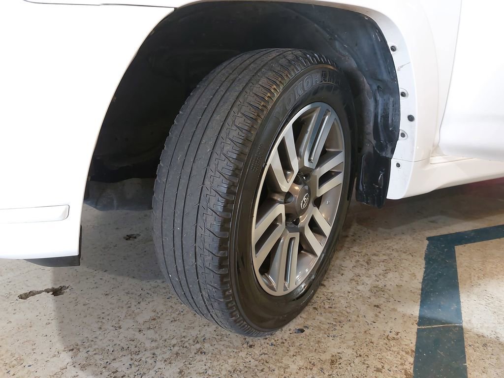 Used 2022 Toyota 4Runner TRD Sport w/ Technology Package RWD image 34