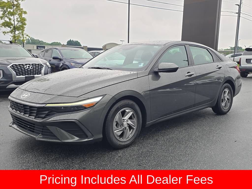 Certified 2024 Hyundai Elantra SE FWD image 7