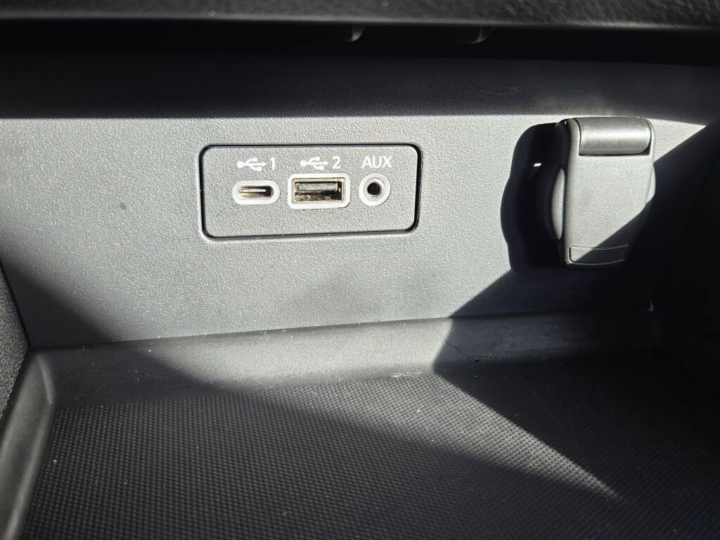Used 2025 Nissan Altima 2.5 S FWD image 21