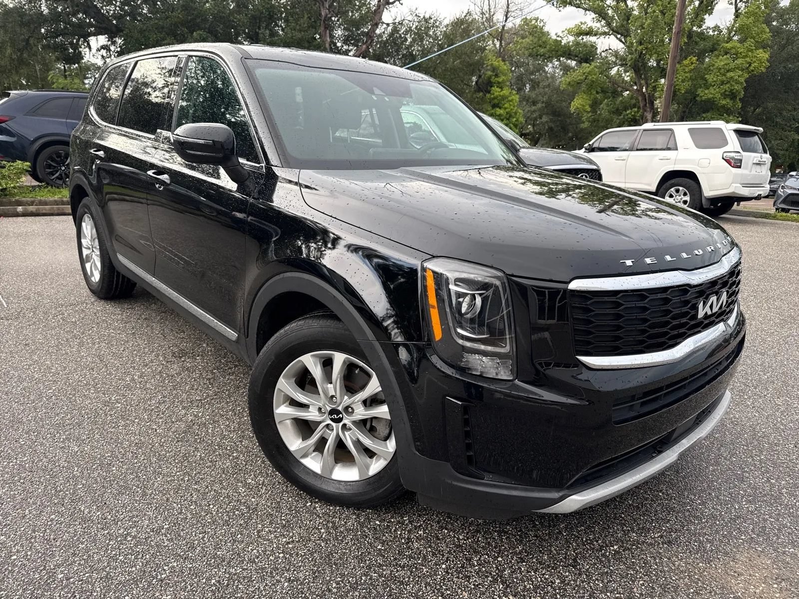 Used 2022 Kia Telluride LX AWD/4WD image 5