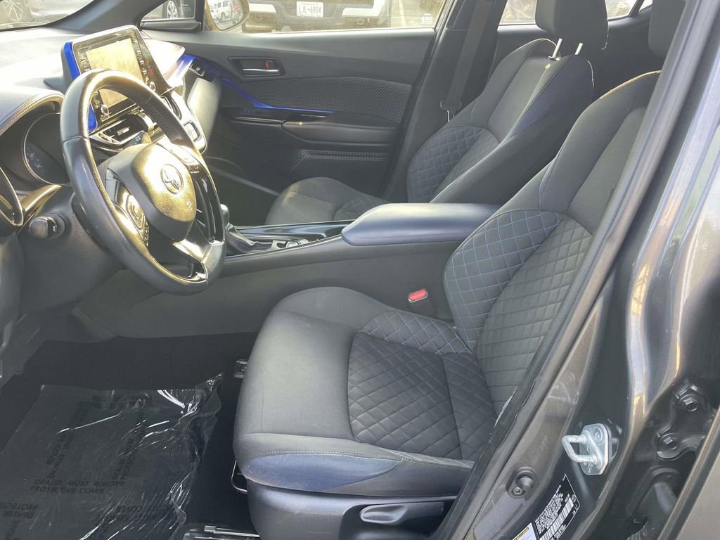 Used 2021 Toyota C-HR XLE image 28