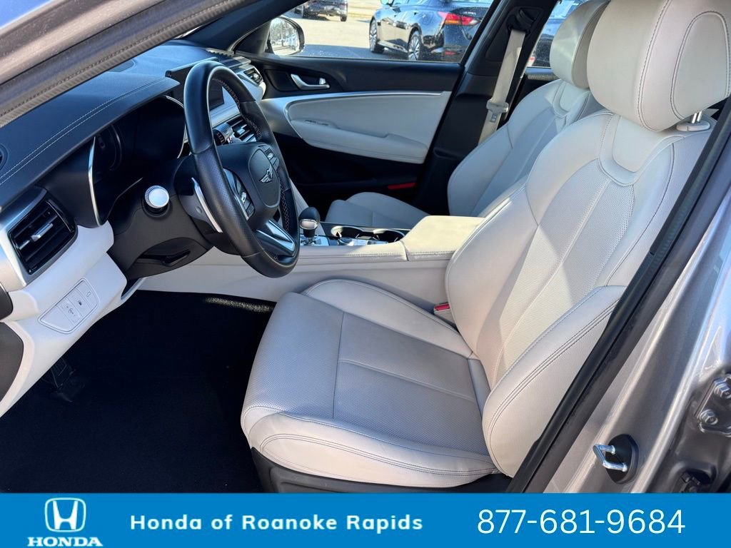 Used 2024 Genesis G70 2.5T image 9