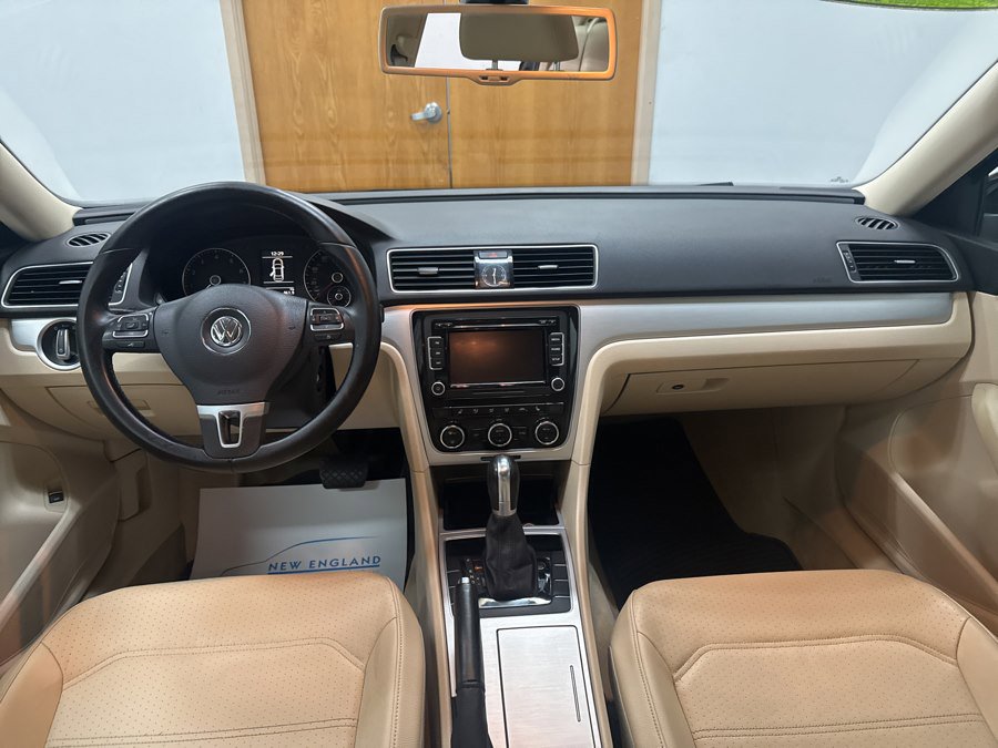 Used 2012 Volkswagen Passat 2.5 SE FWD image 9