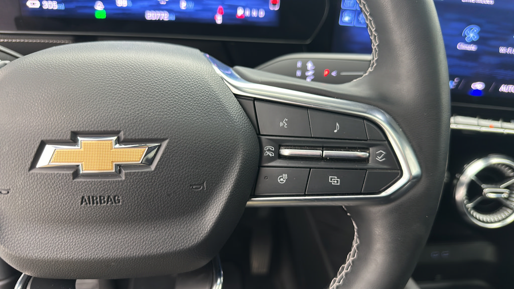 Used 2024 Chevrolet Blazer EV LT AWD/4WD image 19